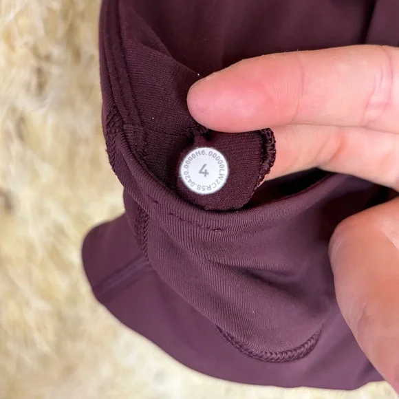 SOLDLululemonRARE NWOT💎Energy Bra High-Neck Longline✨Lunar New Year Cassis✨sz 4 - Picture 12 of 16